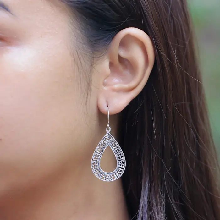 Boucles d'Oreilles Goutte d'Argent – Image 2